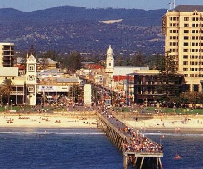 Glenelg ist der Beginn der Besiedlung von South Australia und heute der beliebteste Badeort für die Adelaider.